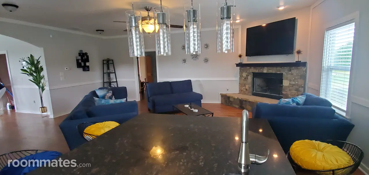 Profile photo 8 of 10