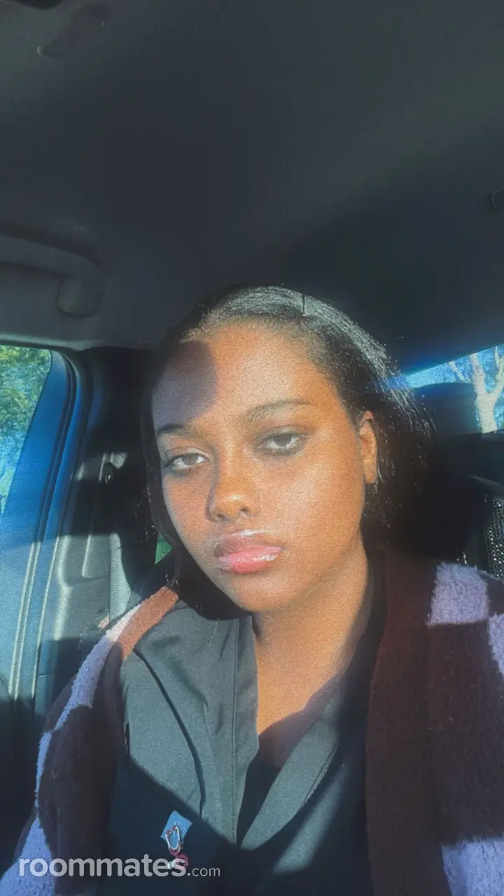 Profile photo 1 of 4