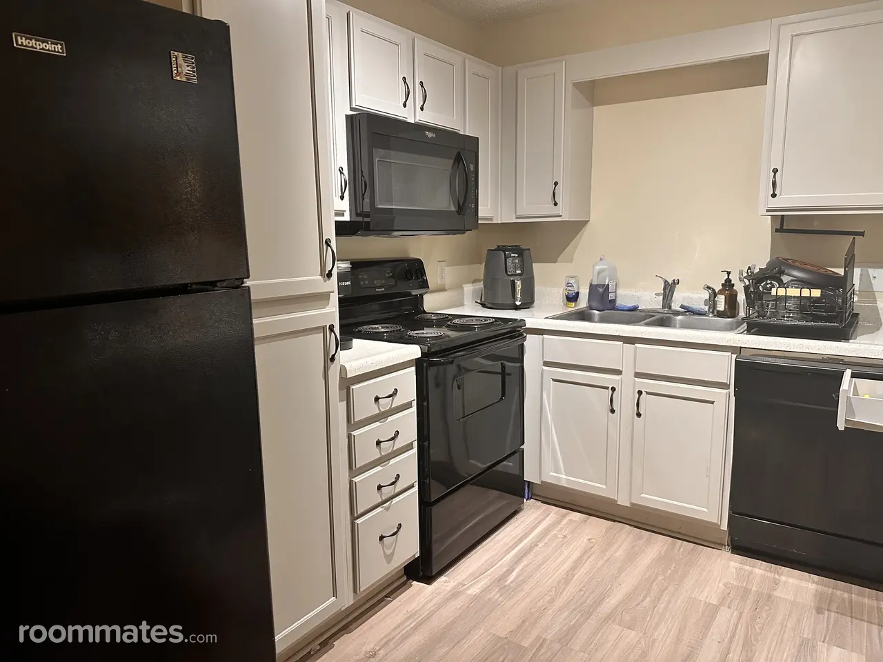 Profile photo 2 of 4