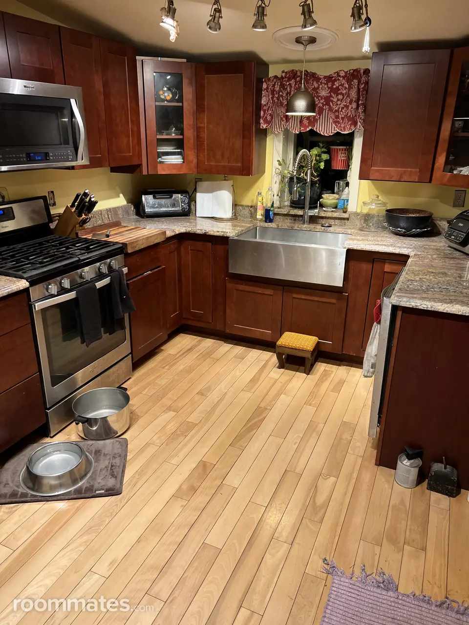 Profile photo 1 of 9