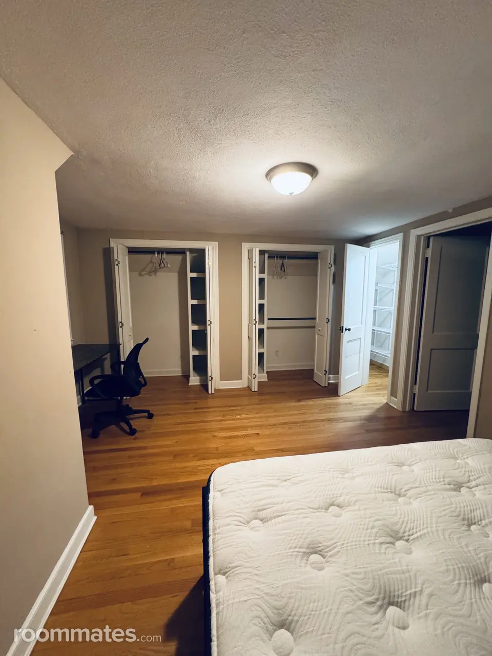 Profile photo 1 of 10