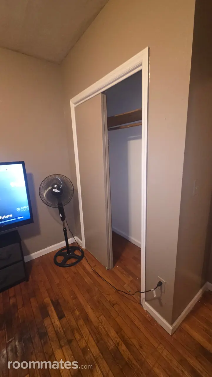 Profile photo 1 of 5