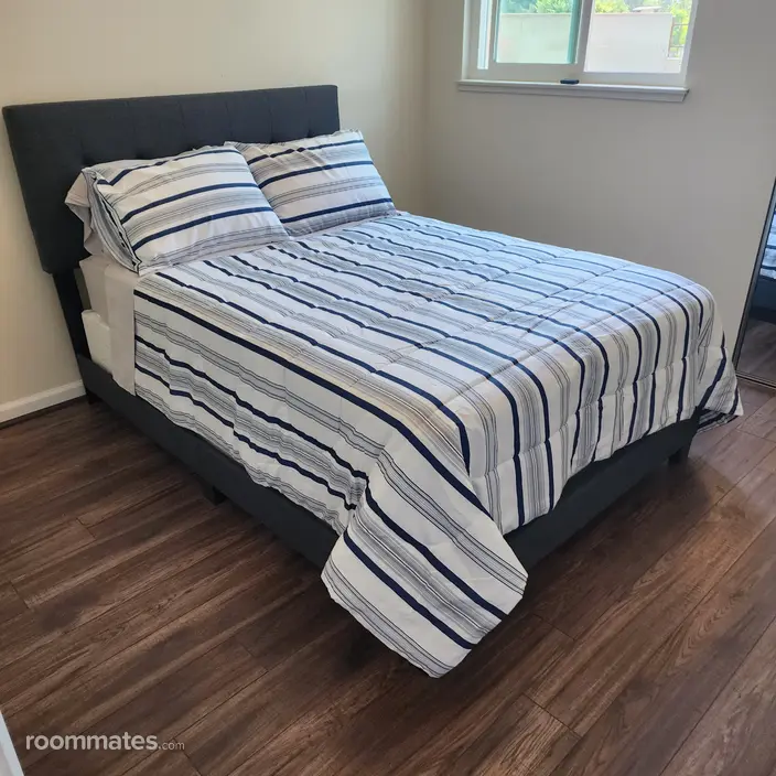 Room for rent in Corona, CA $800, house
