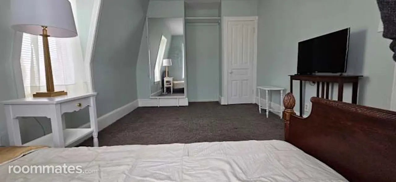 Profile photo 9 of 11