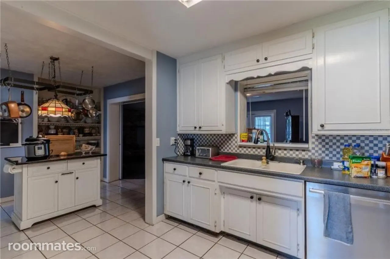 Profile photo 2 of 10