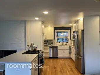 Room for rent in Portland, OR $800, house