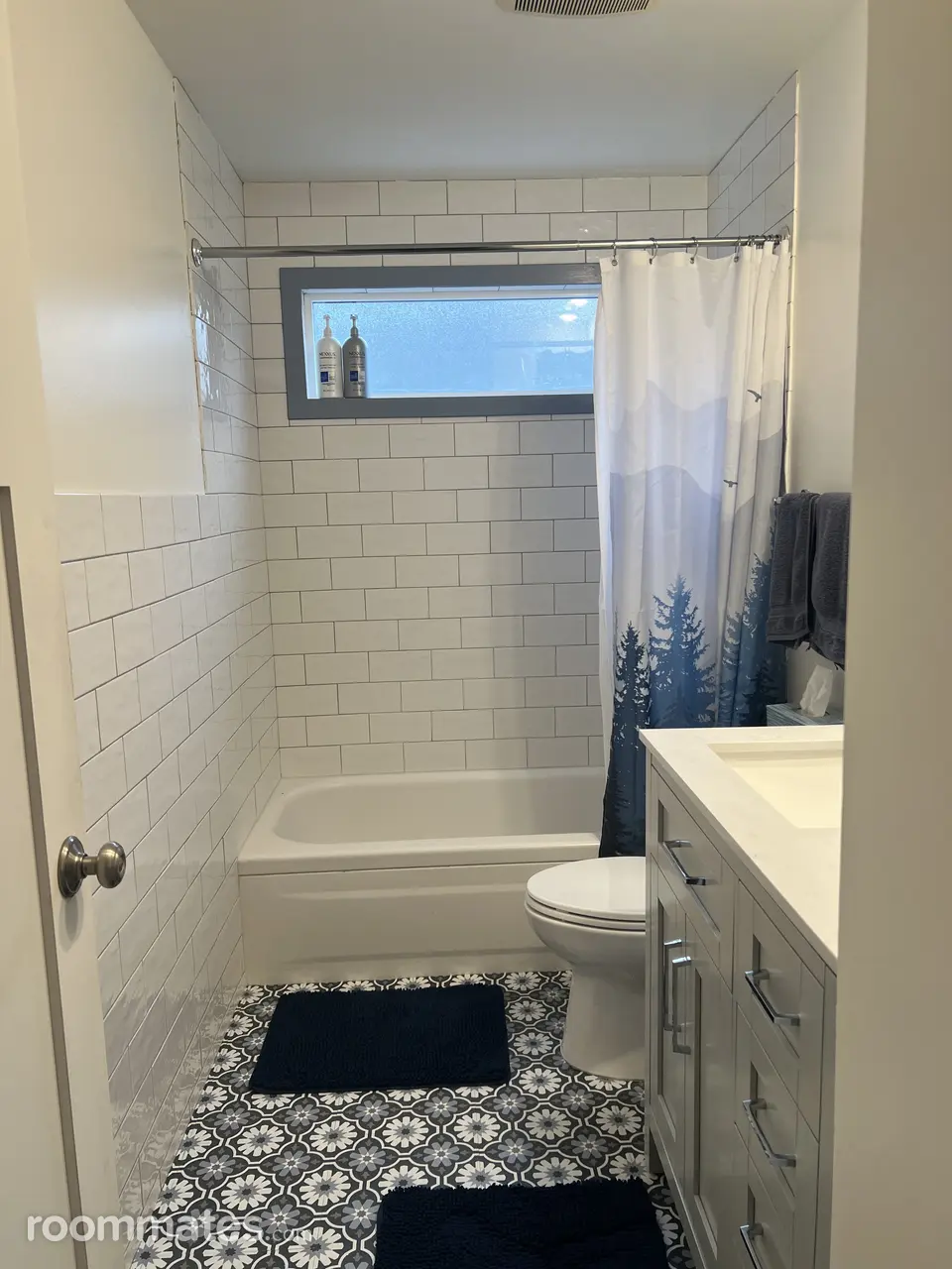 Profile photo 3 of 4