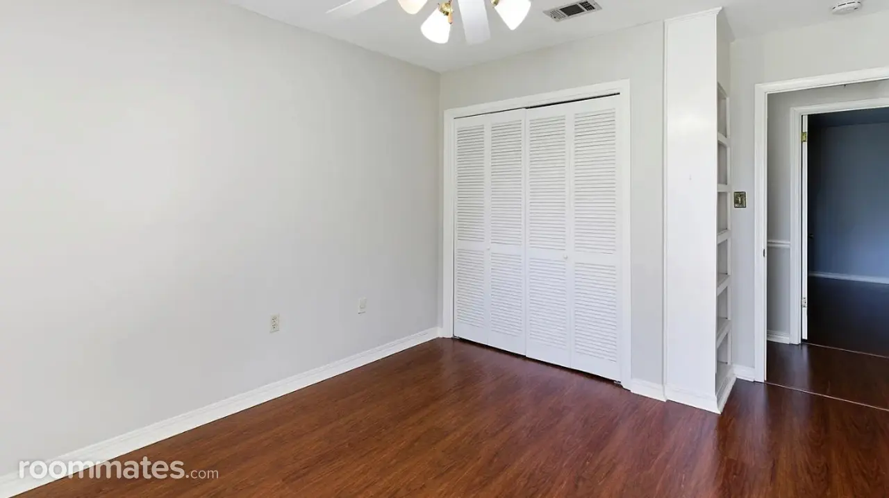 Profile photo 1 of 14