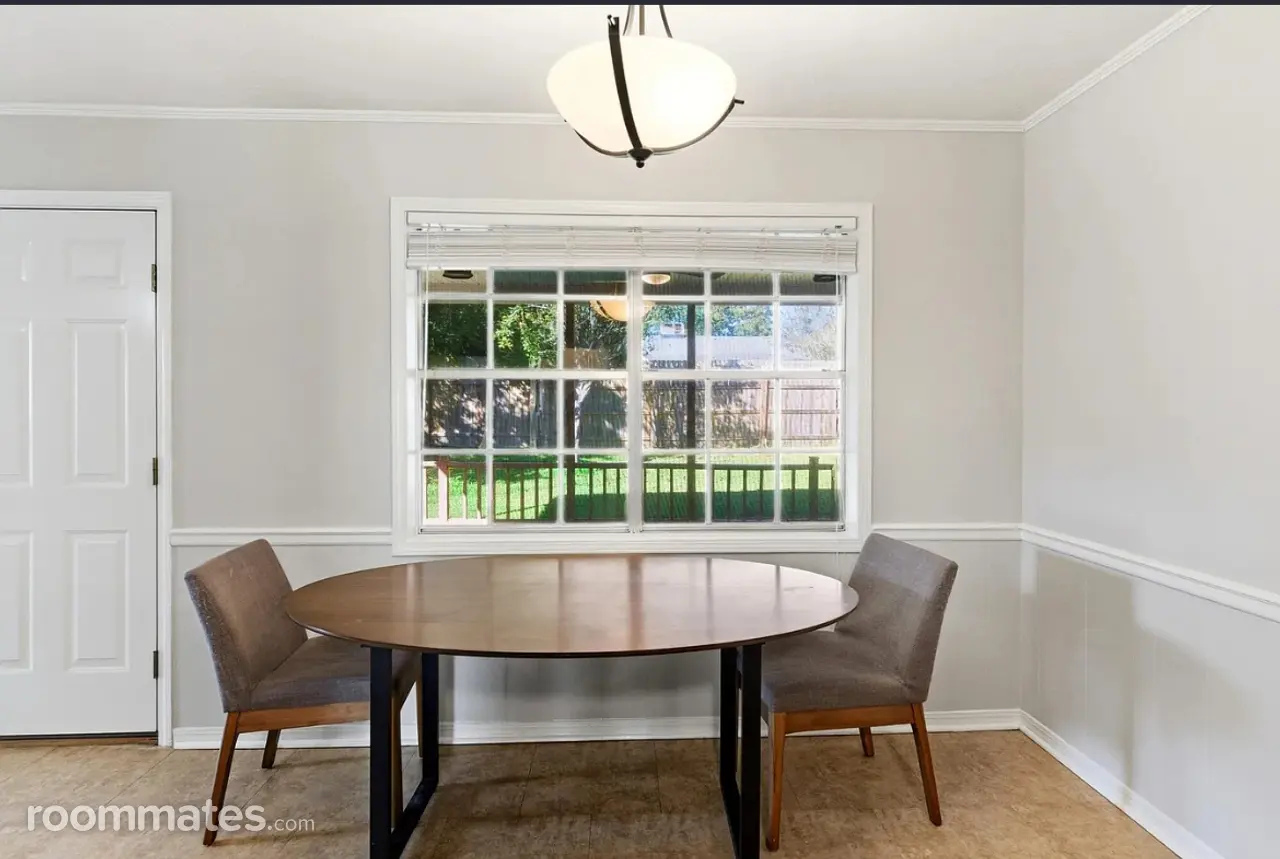 Profile photo 7 of 14