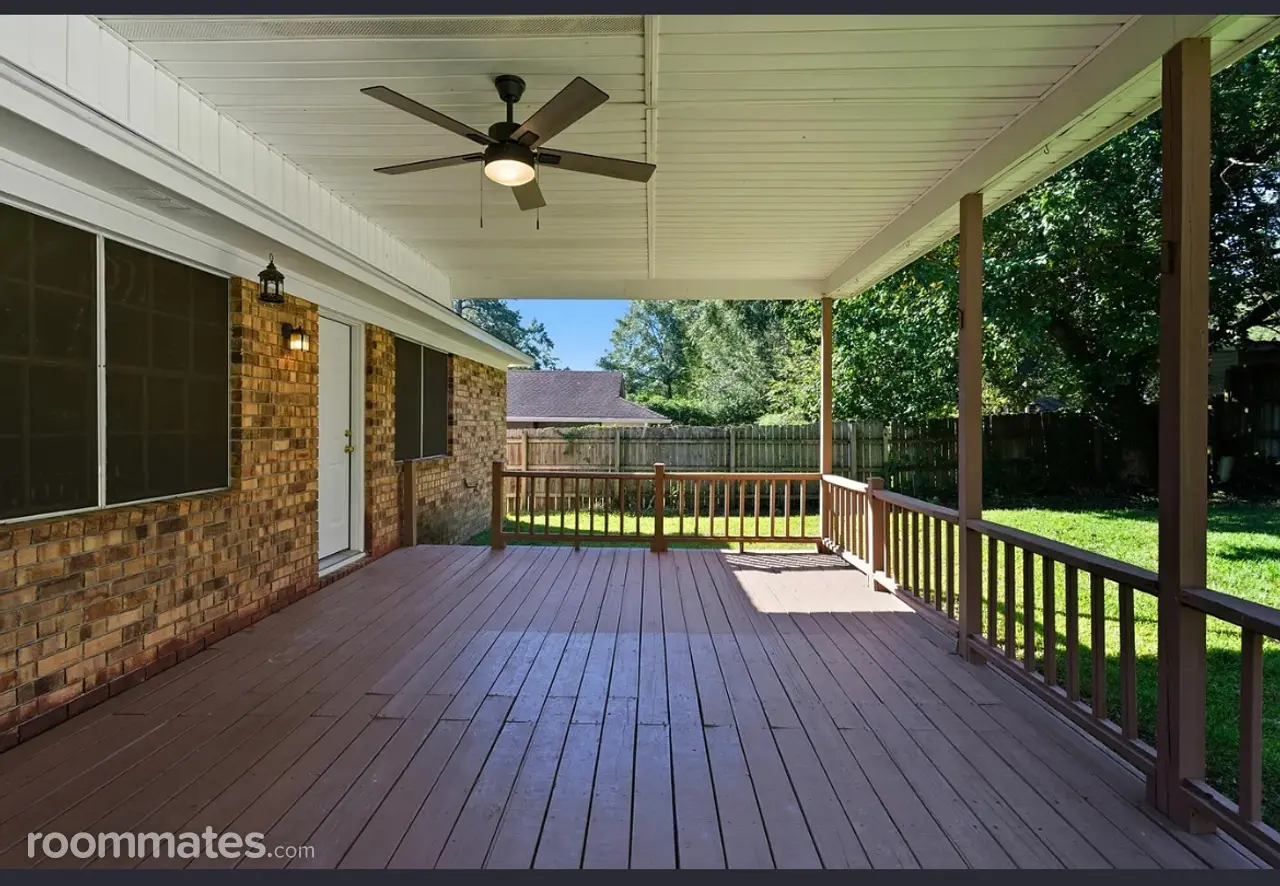 Profile photo 4 of 14