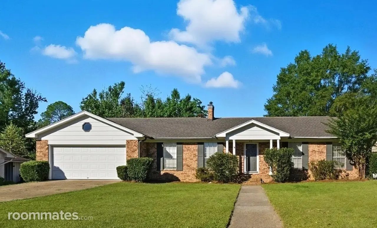 Profile photo 3 of 14