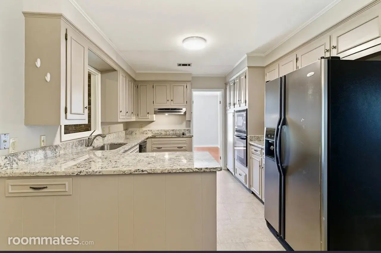 Profile photo 5 of 14