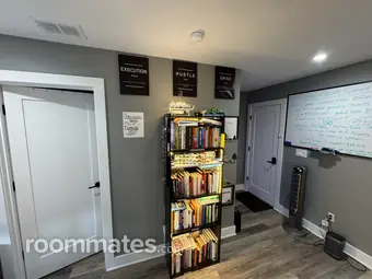 Room for rent in Indianapolis, IN $950, house