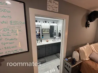 Room for rent in Indianapolis, IN $950, house