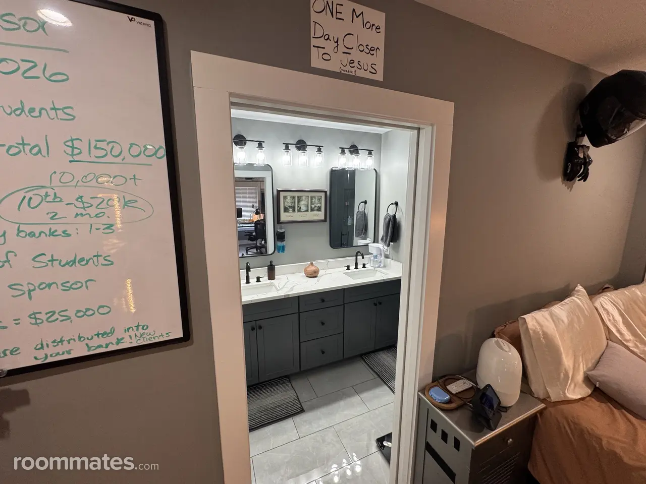 Profile photo 8 of 11