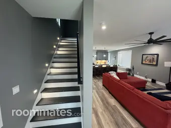 Room for rent in Indianapolis, IN $950, house