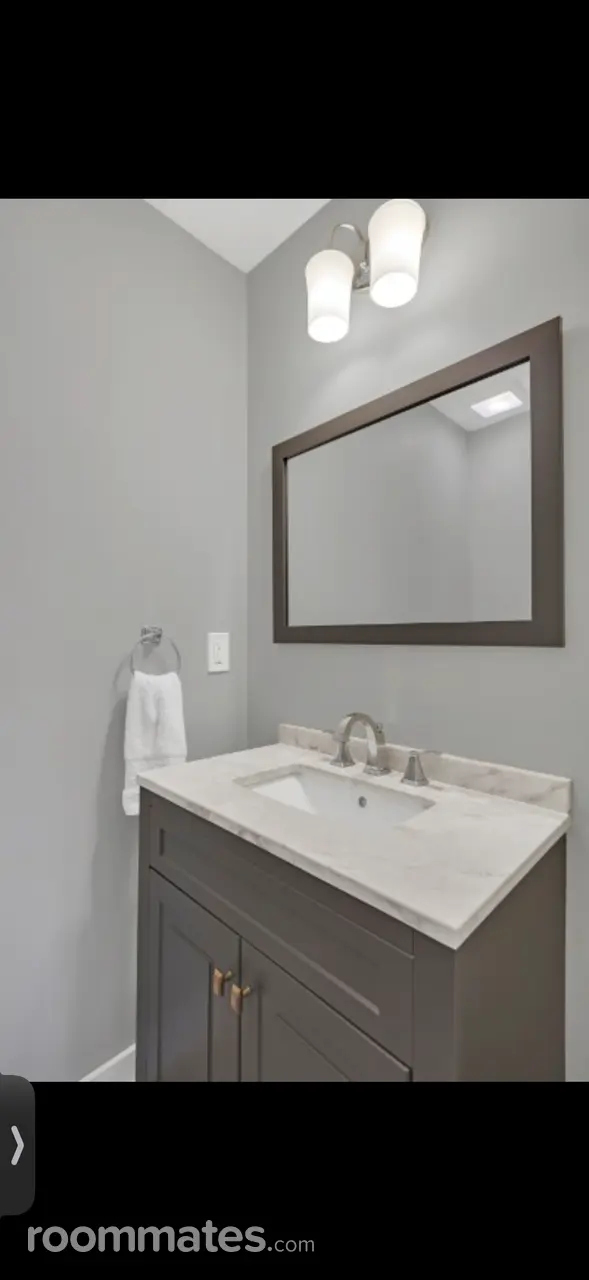 Profile photo 3 of 8