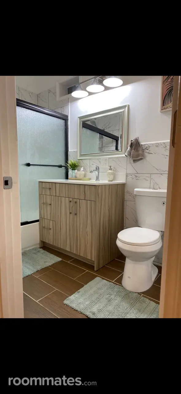 Profile photo 3 of 9