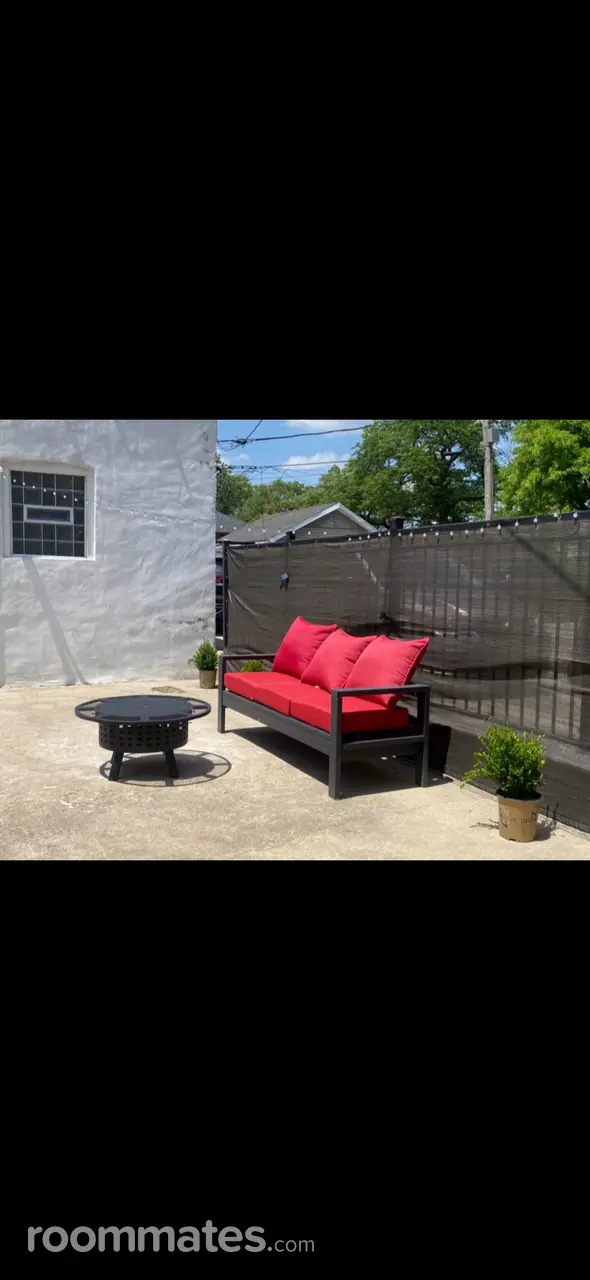 Profile photo 8 of 9