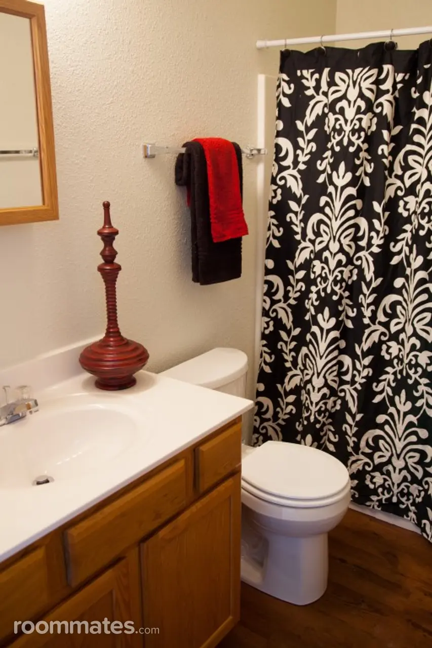 Profile photo 7 of 8