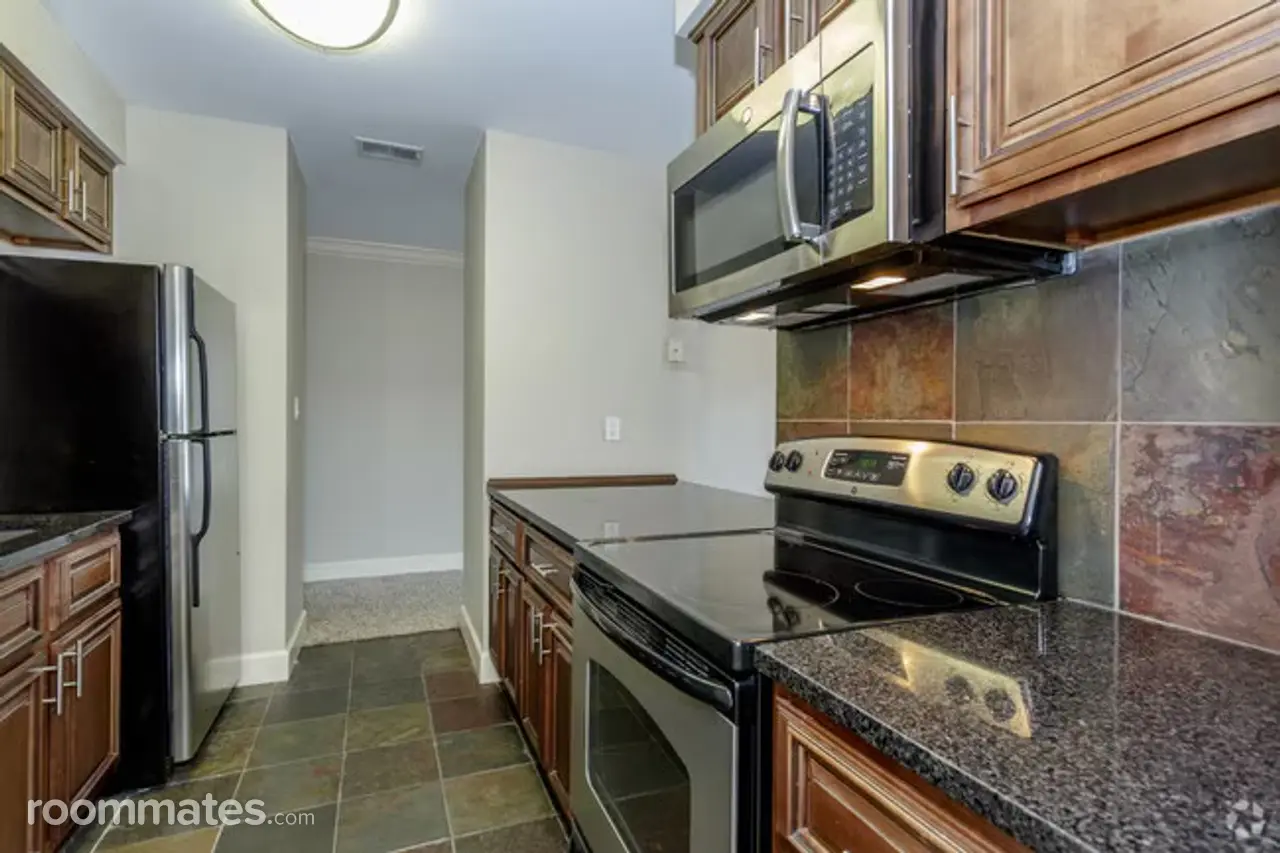 Profile photo 4 of 7