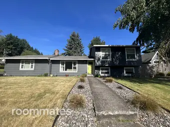 Room for rent in Gresham, OR $1000, house