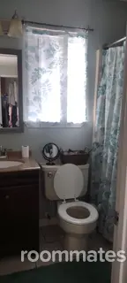 Room for rent in Hinesville, GA $800, house