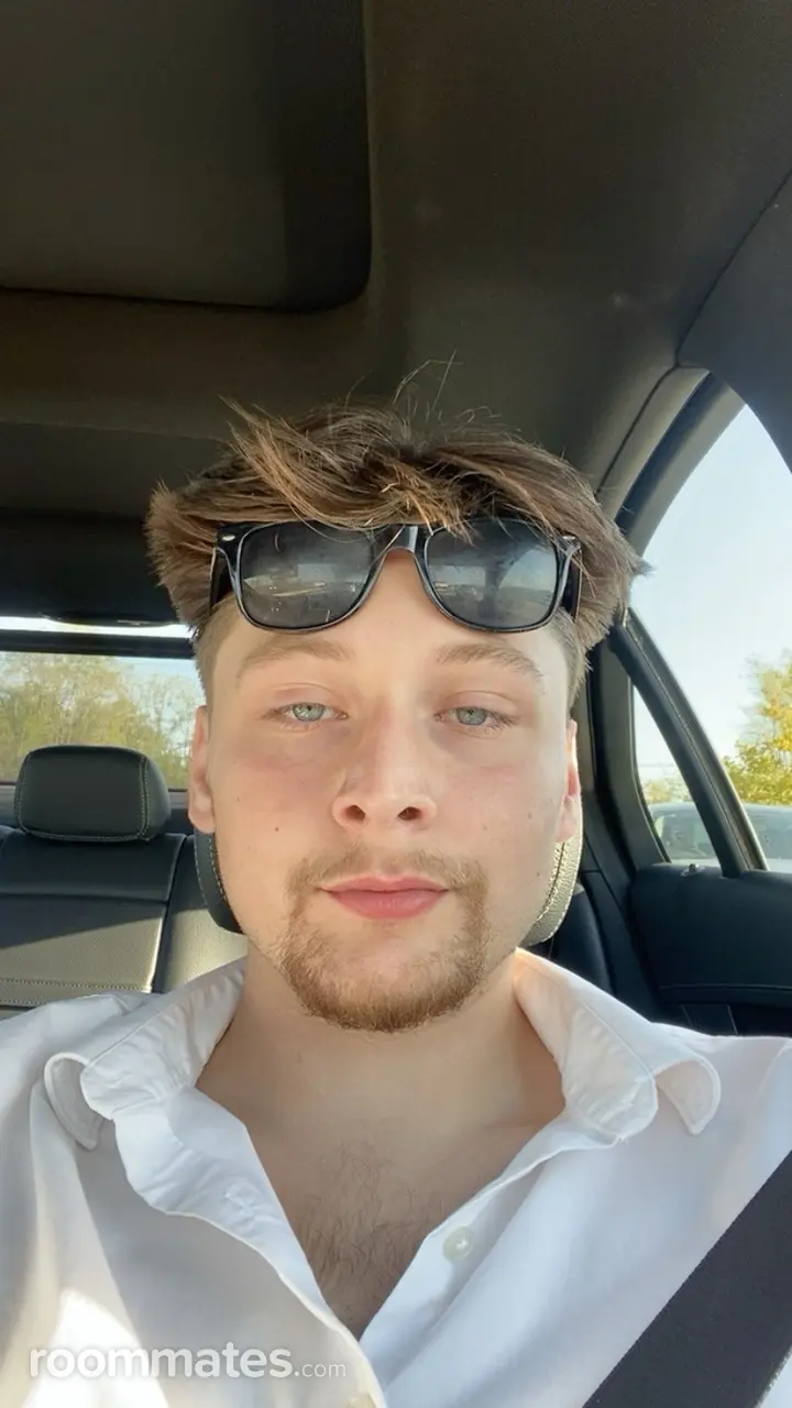 Profile photo 12 of 17