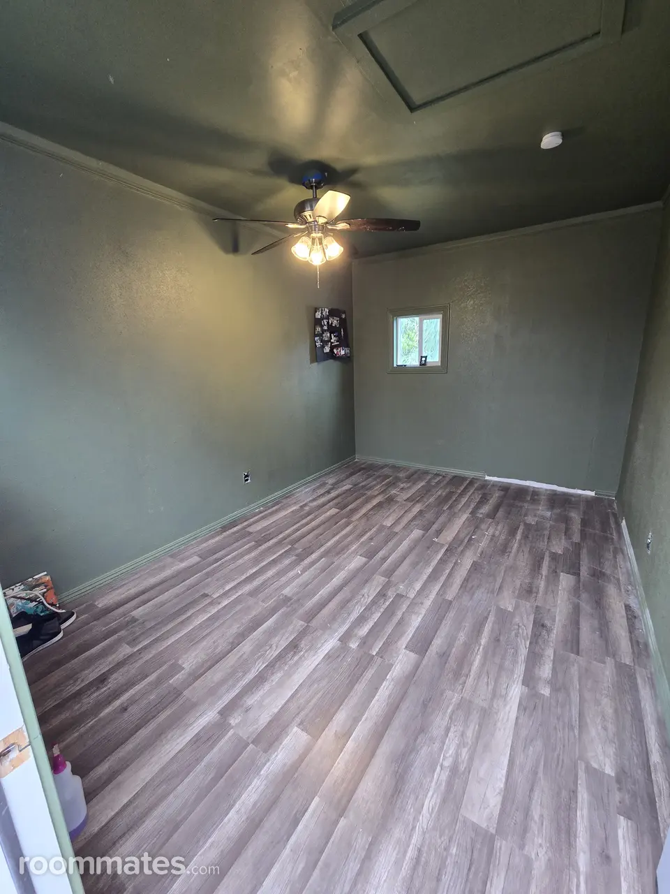 Profile photo 1 of 4