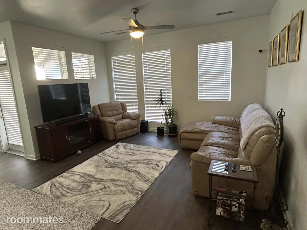 Profile photo 3 of 10