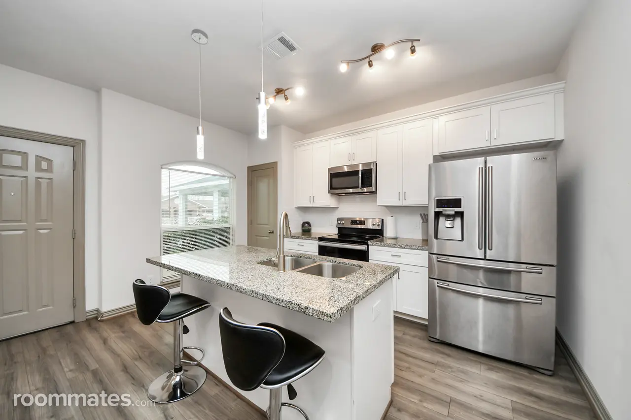 Profile photo 2 of 9