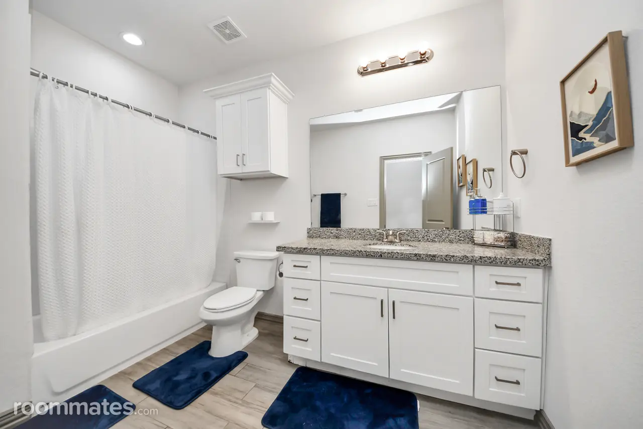 Profile photo 8 of 9