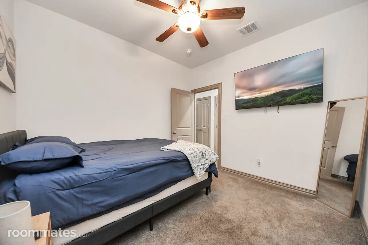 Profile photo 4 of 9