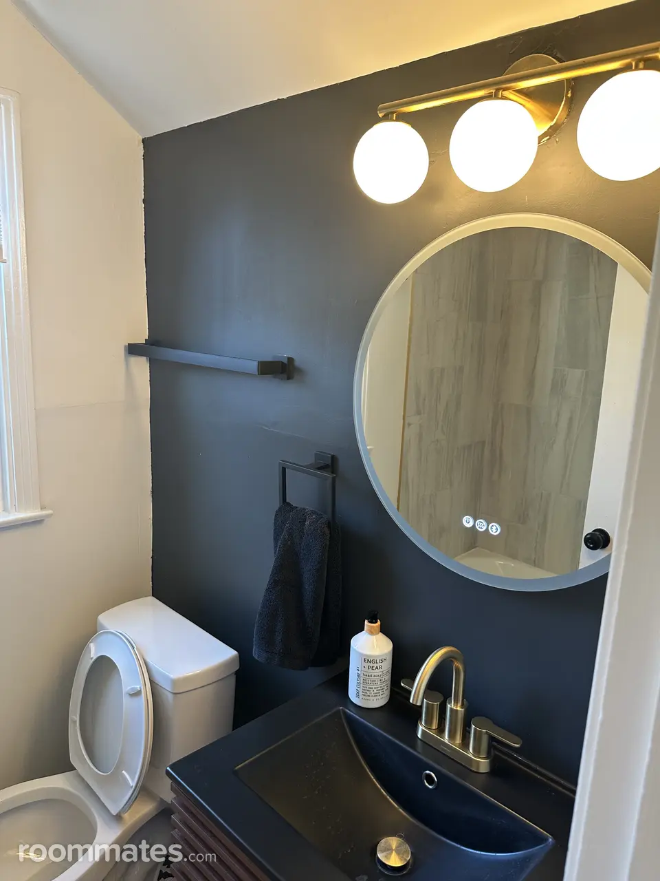 Profile photo 3 of 11