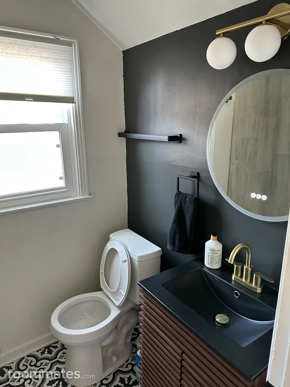 Profile photo 6 of 11