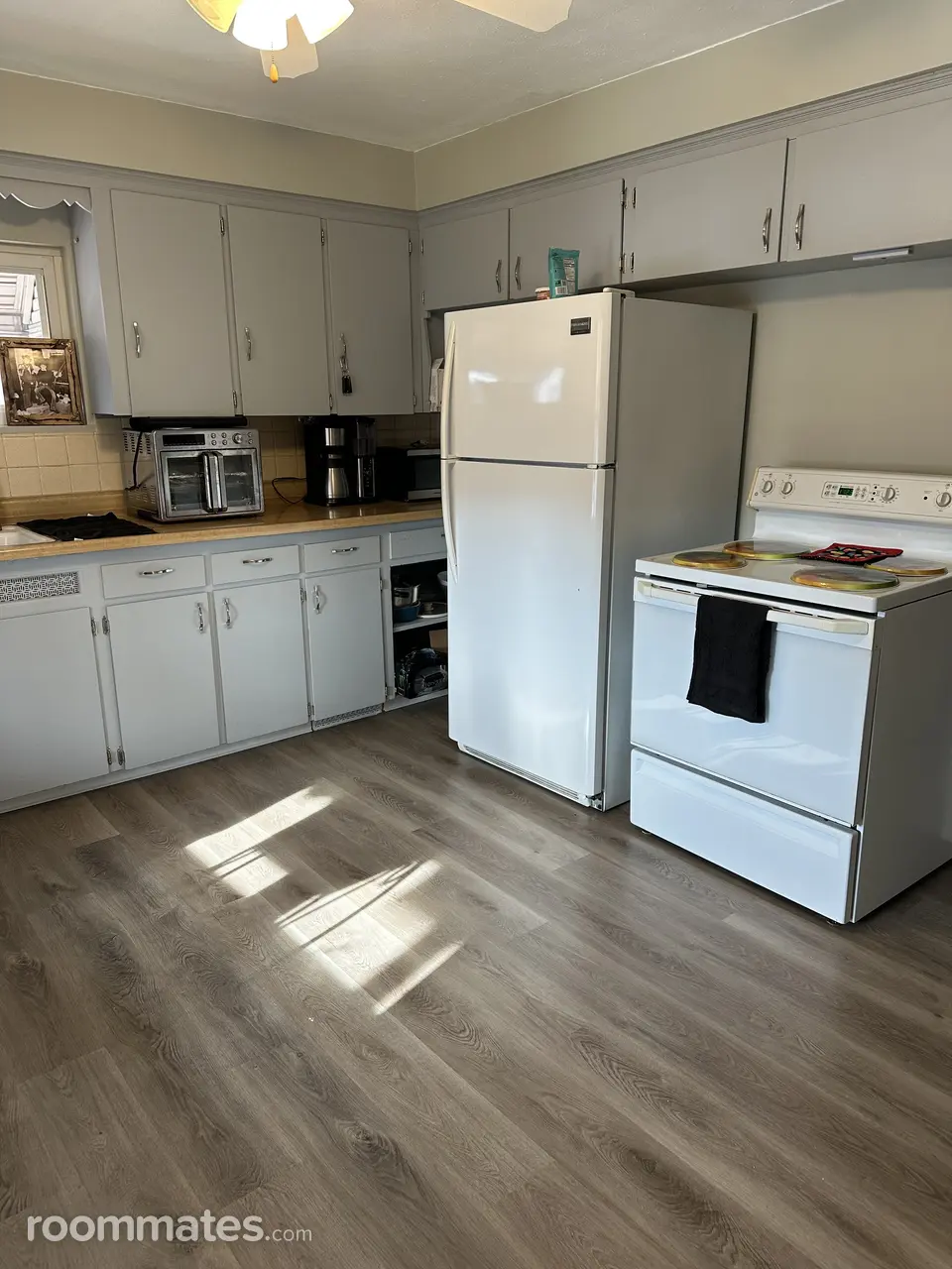 Profile photo 3 of 8