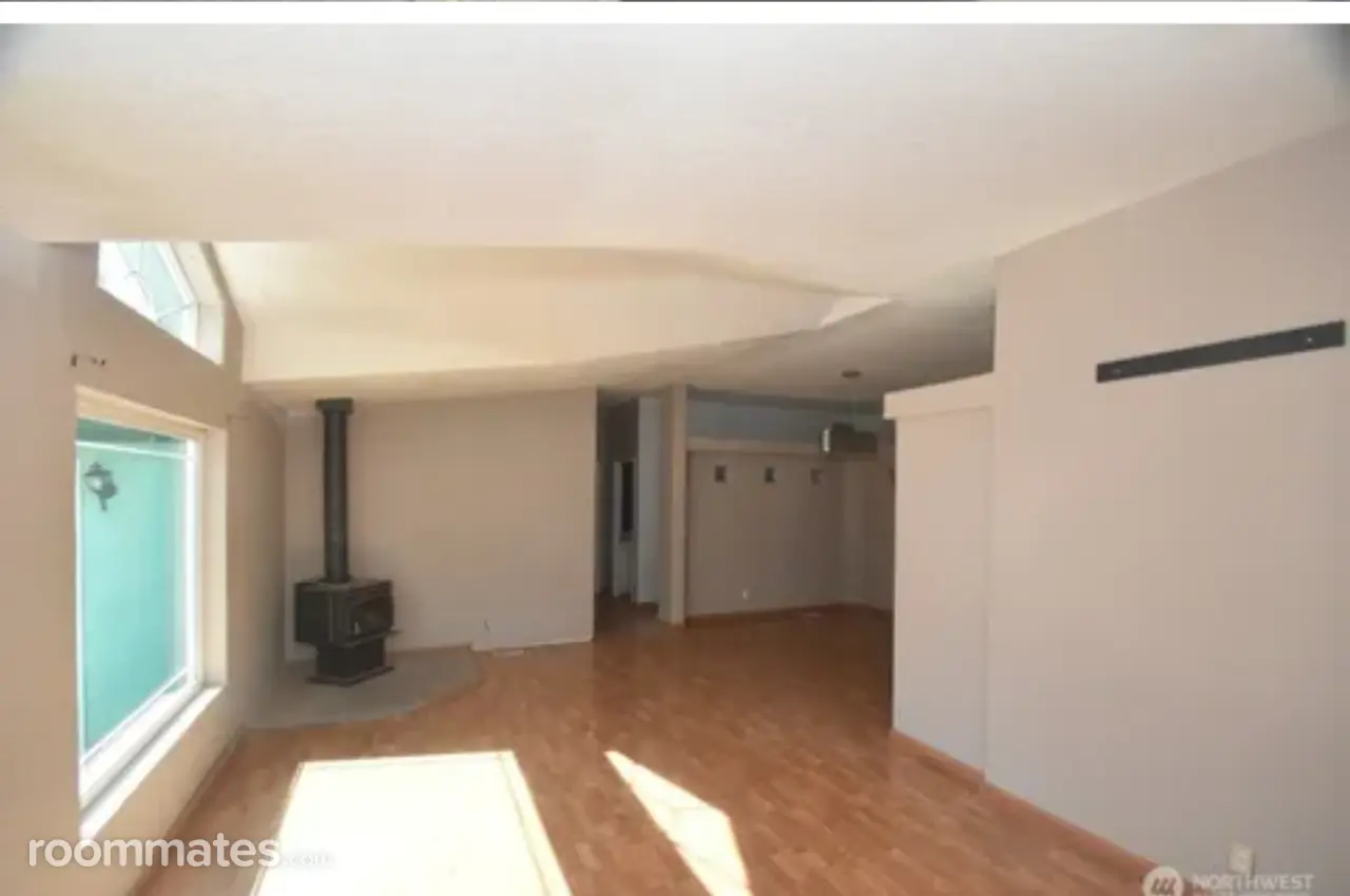 Profile photo 3 of 10