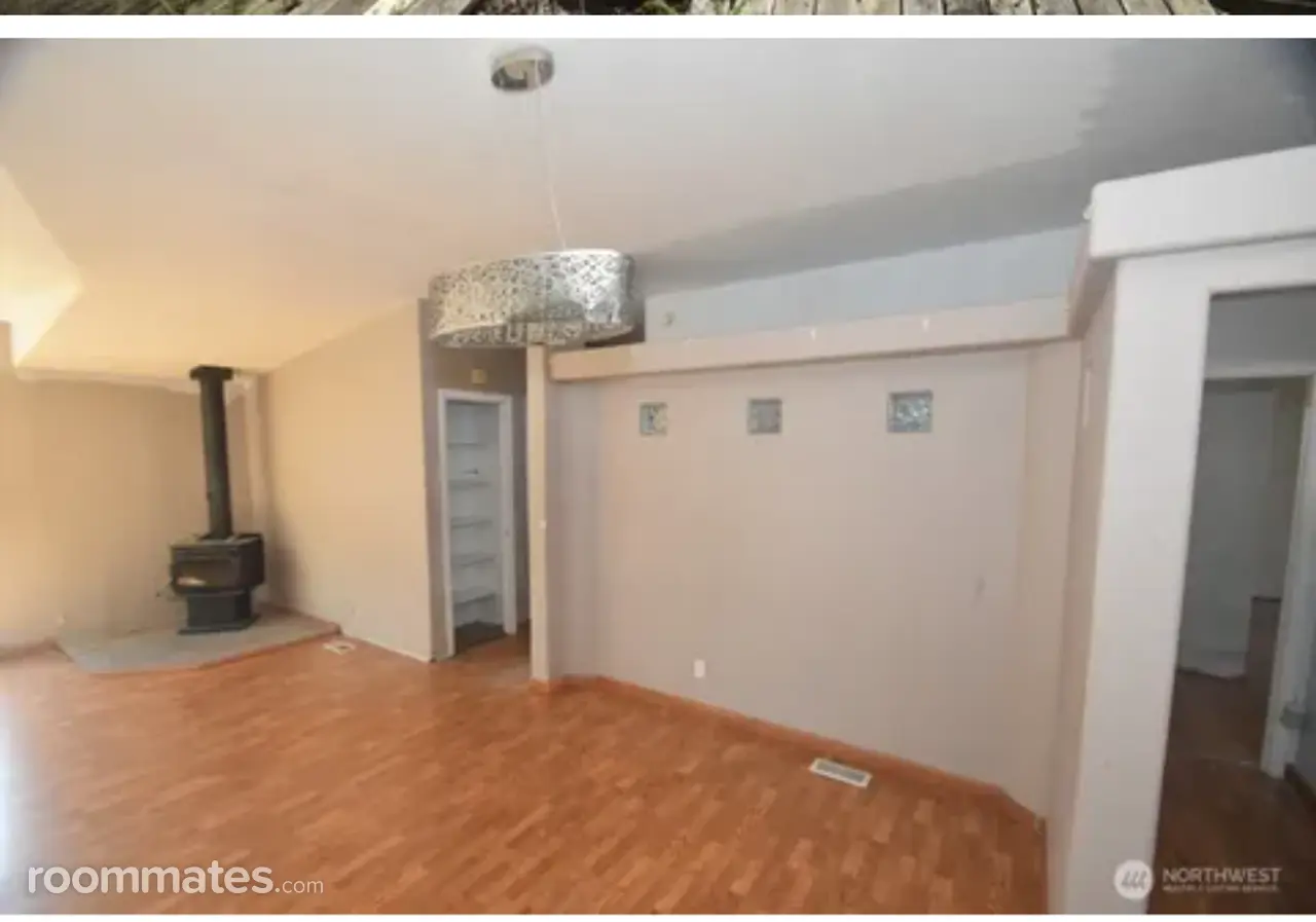 Profile photo 4 of 10