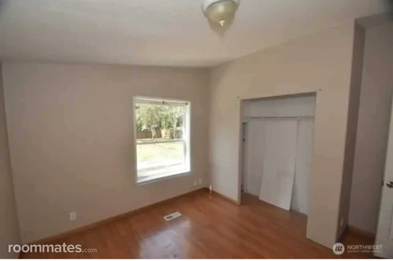 Profile photo 6 of 10