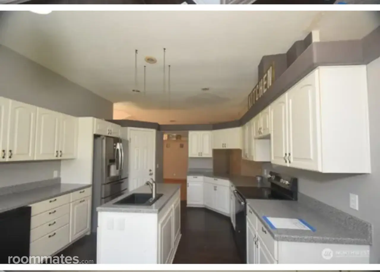 Profile photo 7 of 10