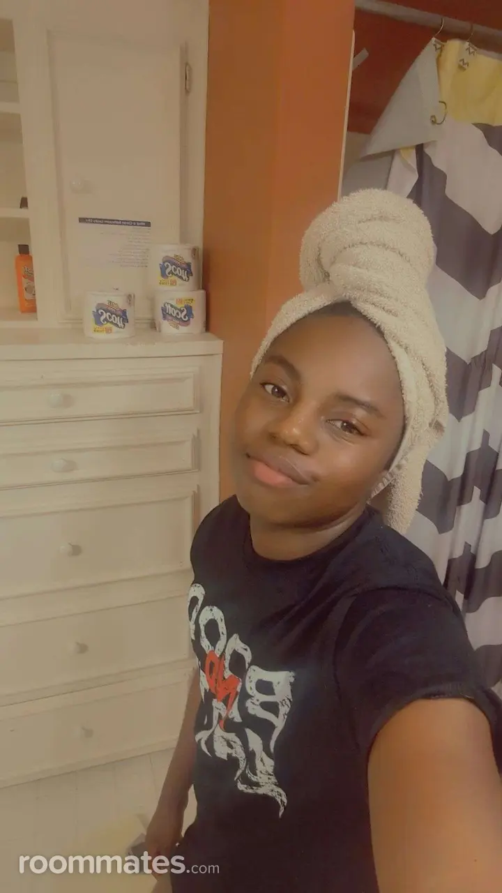 Profile photo 4 of 4