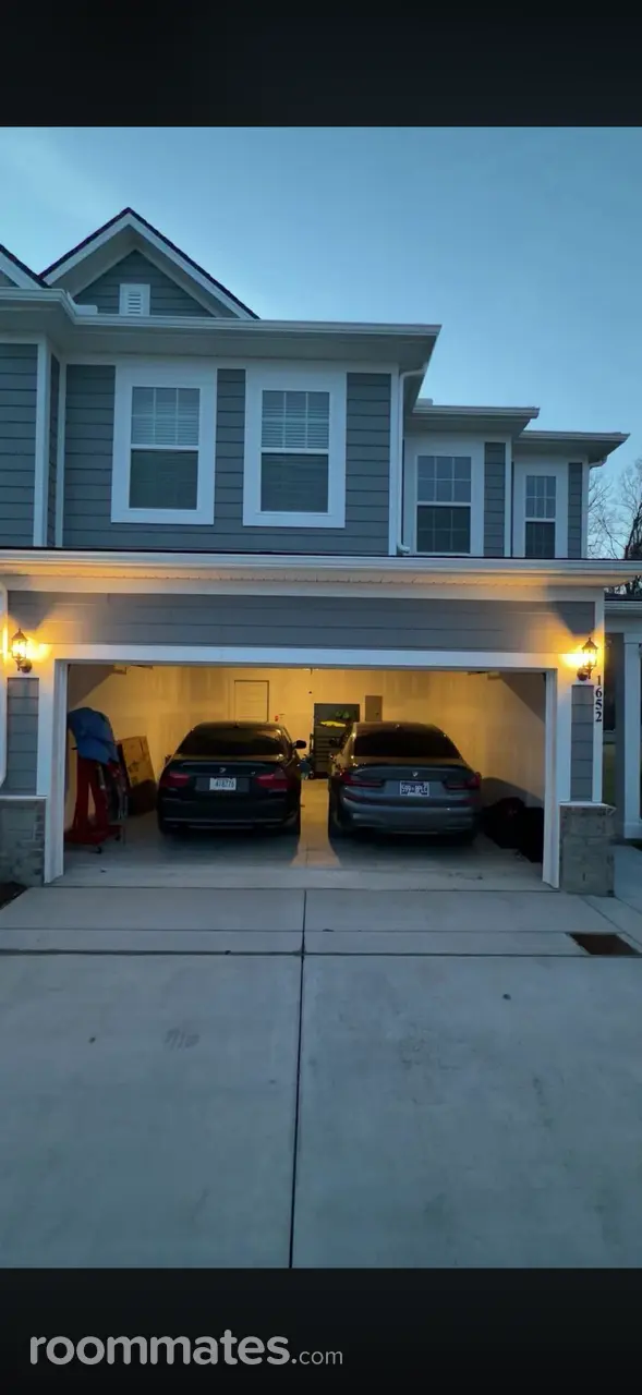 Profile photo 3 of 7