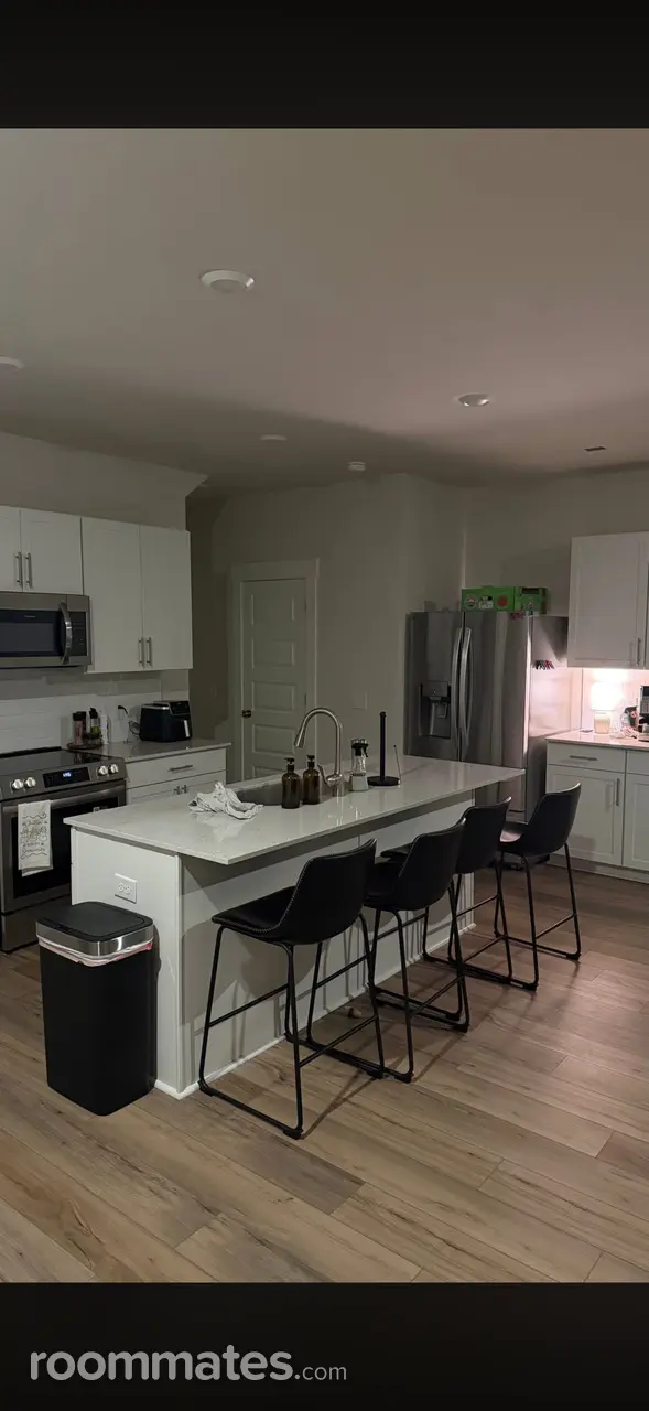 Profile photo 1 of 7