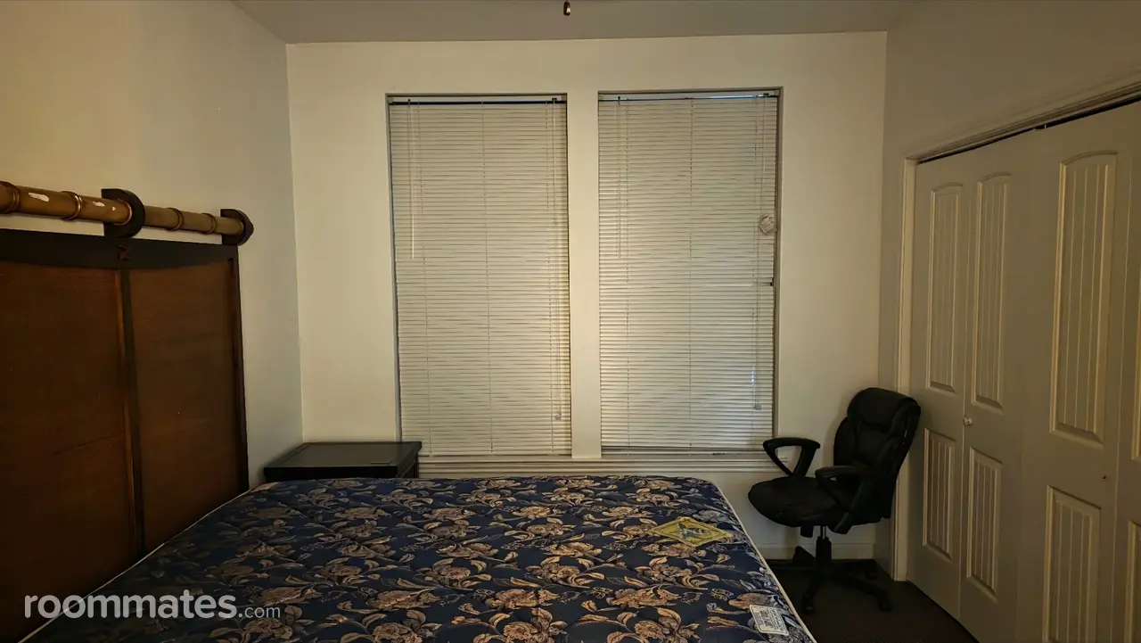 Profile photo 7 of 10