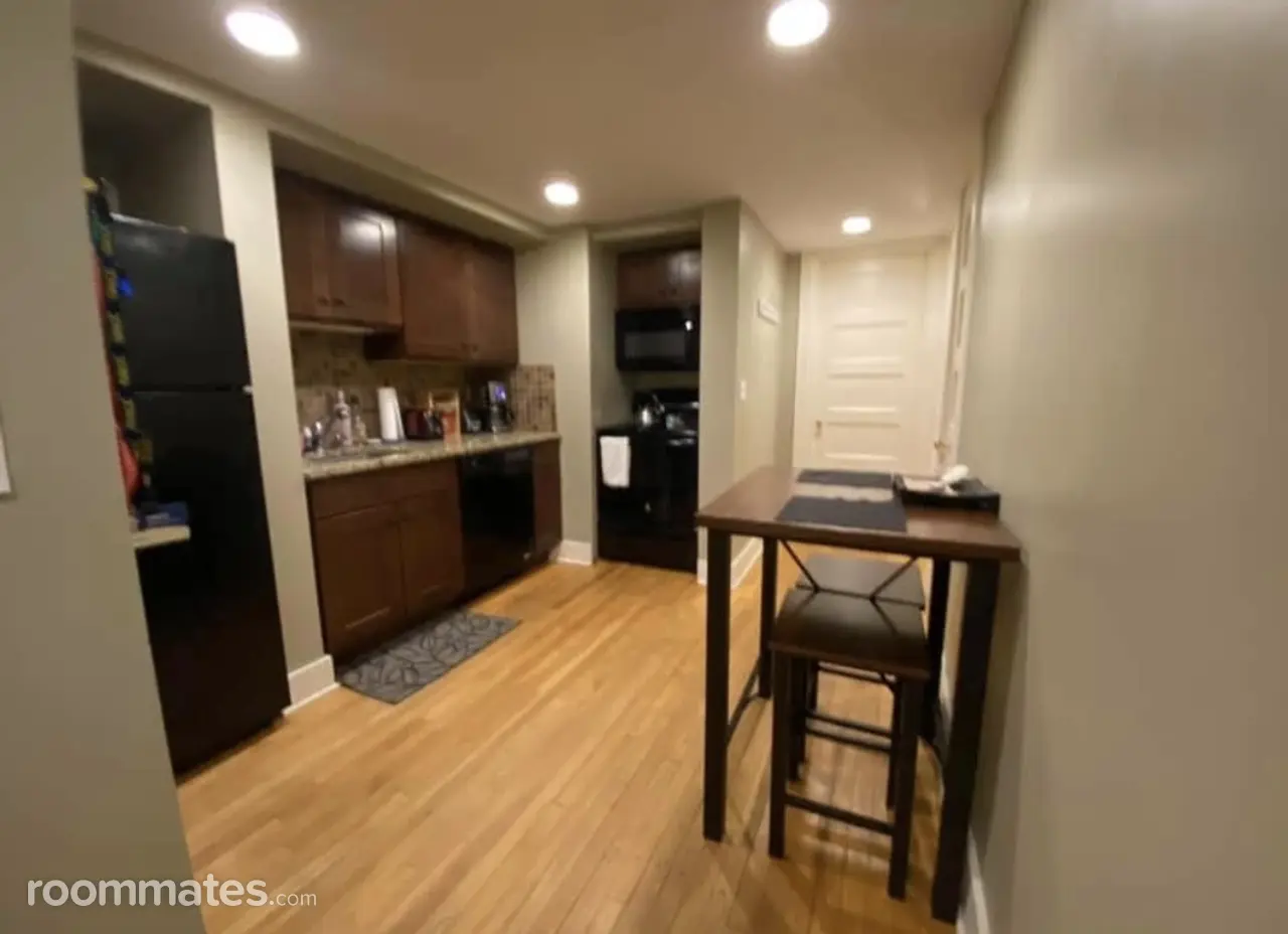 Profile photo 3 of 7