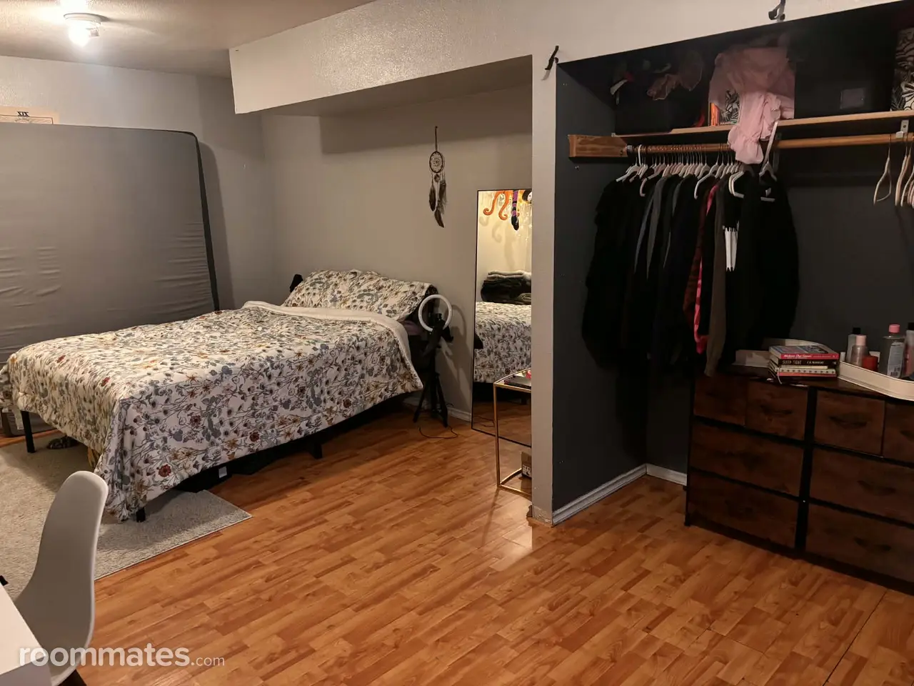 Profile photo 3 of 9