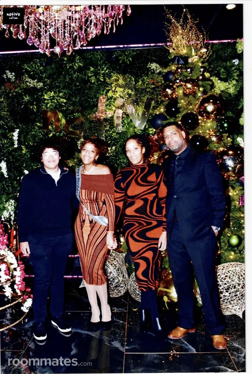 Profile photo 9 of 12