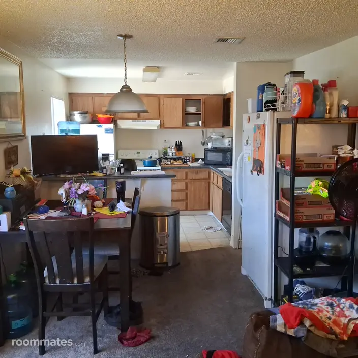 Room for rent in Phoenix, AZ $500, house