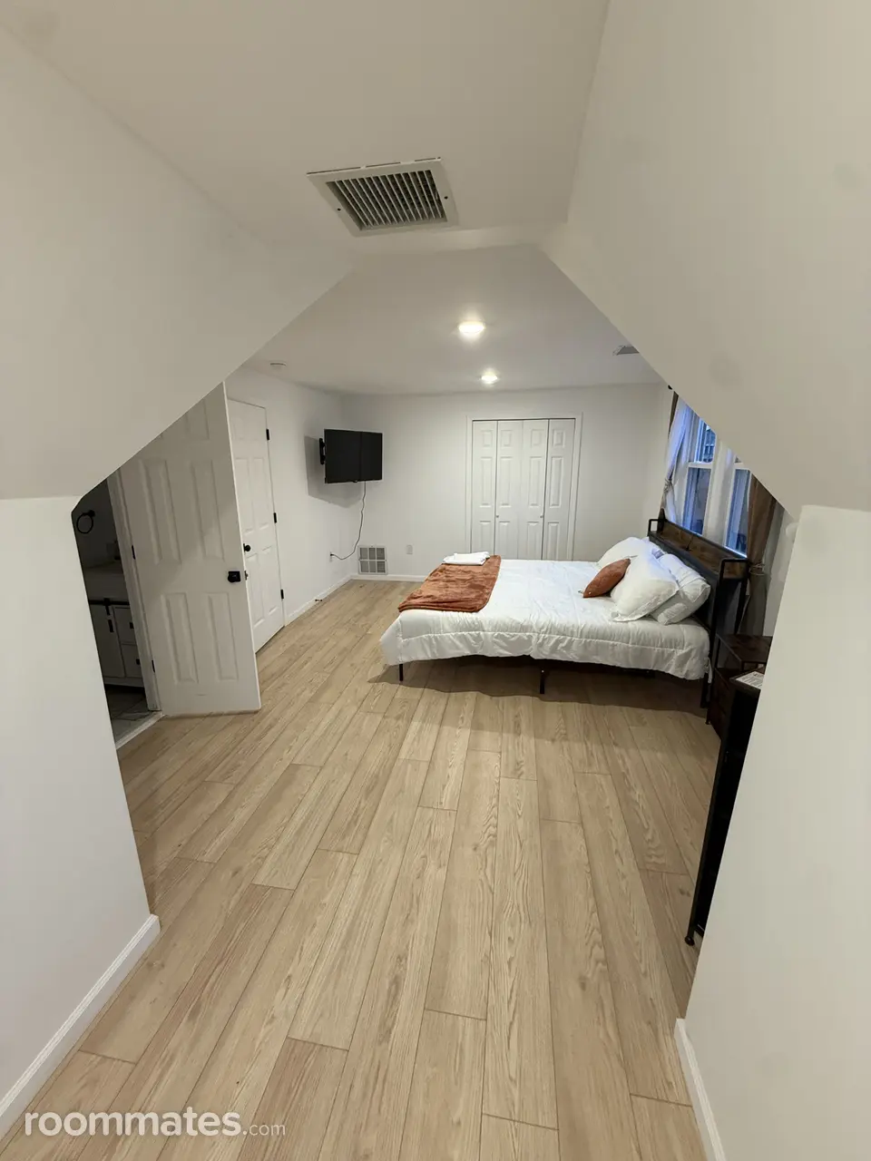 Profile photo 2 of 3