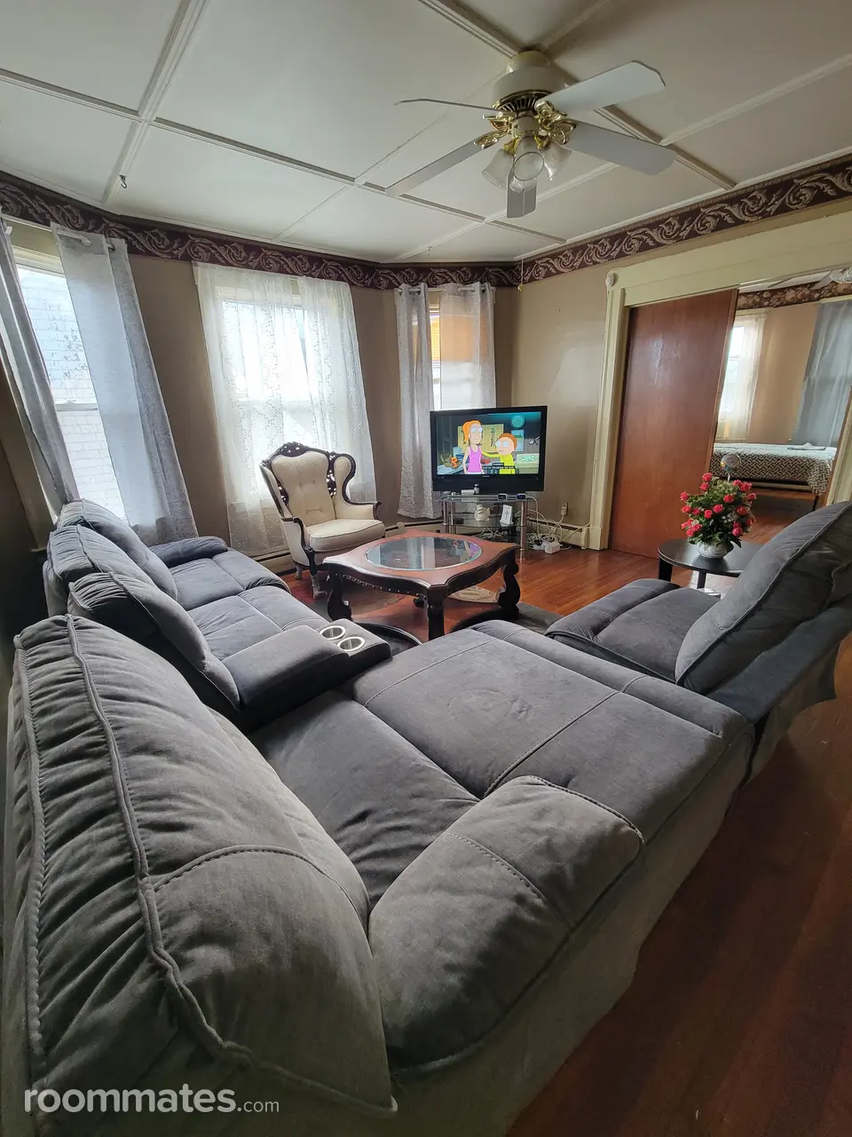 Profile photo 2 of 8